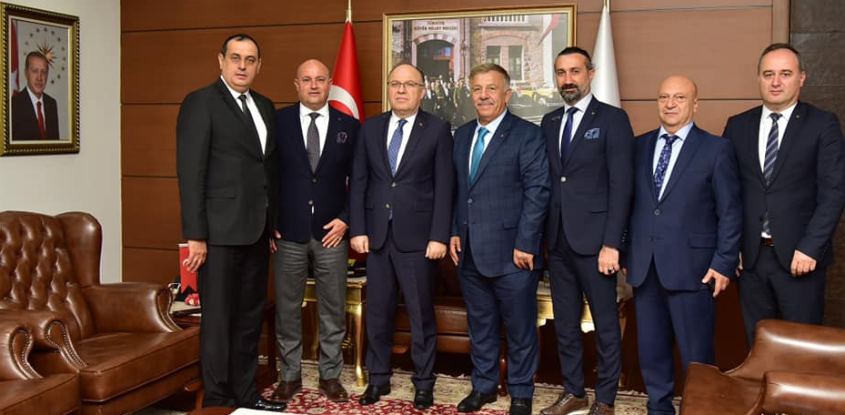 Başkanımız Oğuz Ünlüer ve yeni yönetim kurulu üyeleri Zonguldak Valisi Mustafa Tutulmaz’ı ziyaret ettiler.